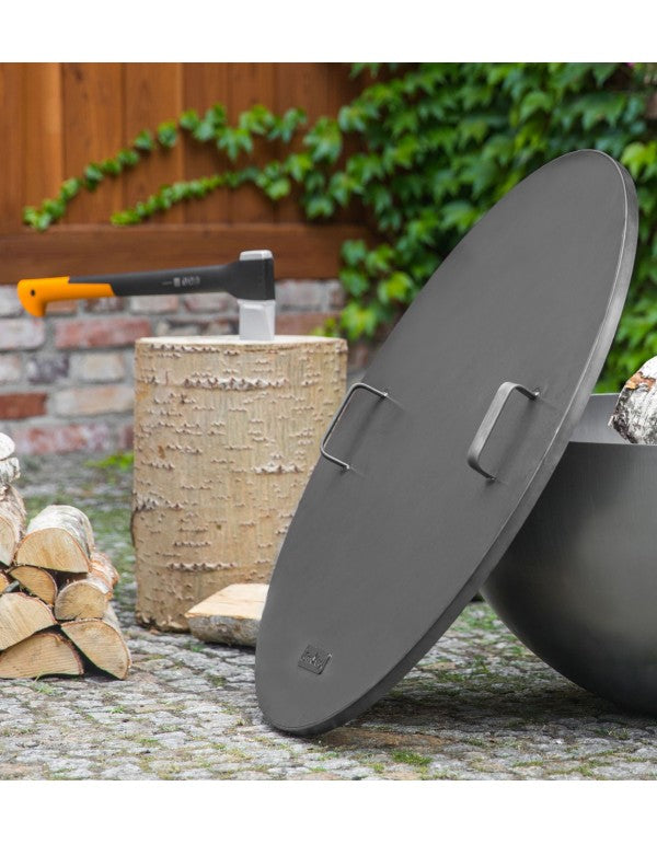 Acél fedél tűzrakó tálhoz, kerek 81,5 cm, peremmel – stabil zárás kerti tűztálra.