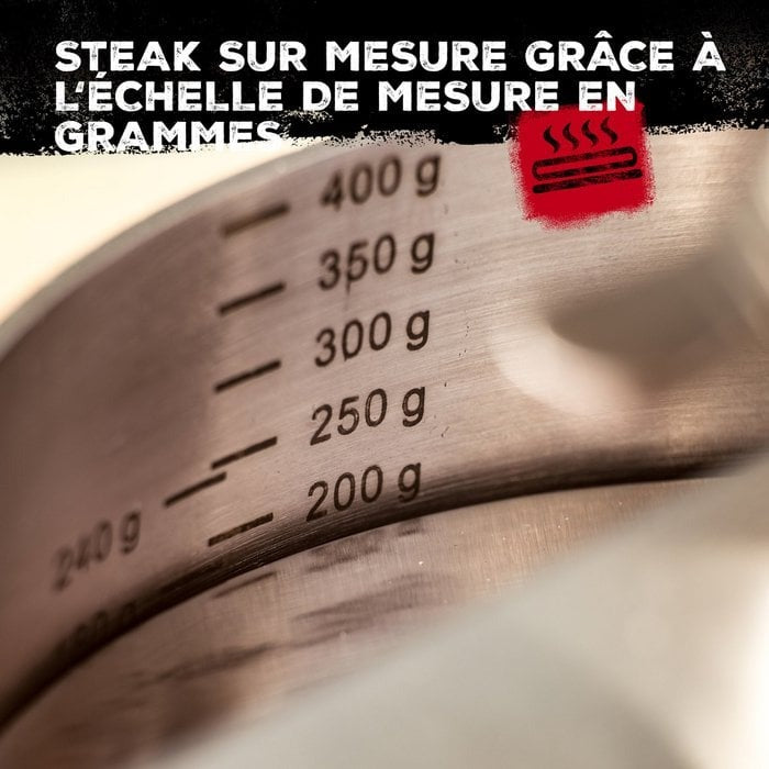 Hamburgerprés belső gramm skála közelről, 200–400 g jelölésekkel