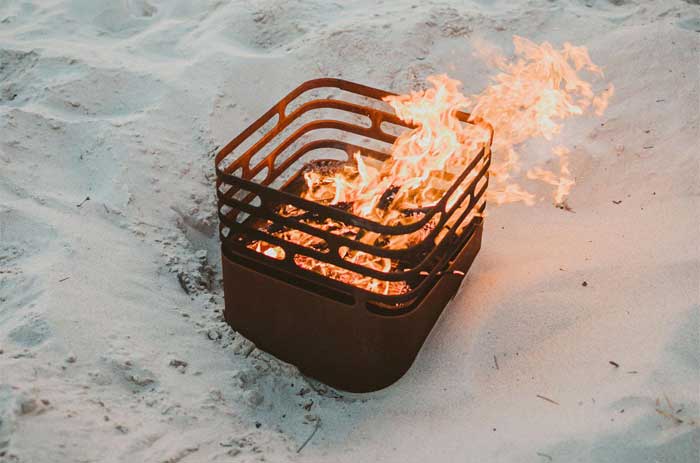 Höfats CUBE Forgatható Grill és Tűztál Corten Acél