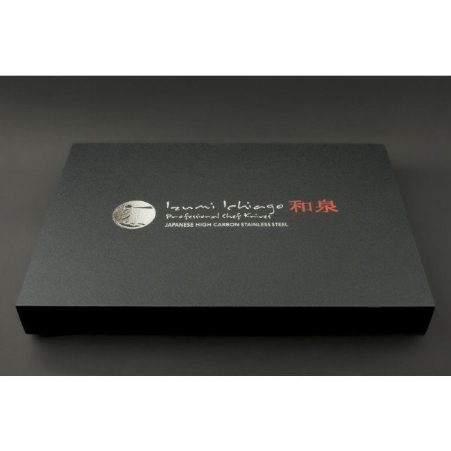 IZUMI ICHIAGO 3 részes késkészlet díszdoboz fedéllel, japán magas széntartalmú rozsdamentes acél pengékkel.