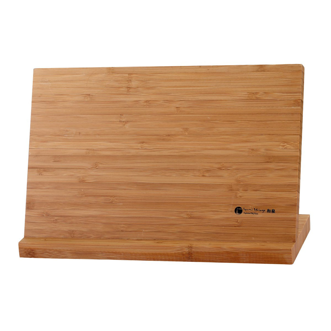 IZUMI ICHIAGO bambusz mágneses késállvány, legfeljebb 7 késhez, frontnézet.