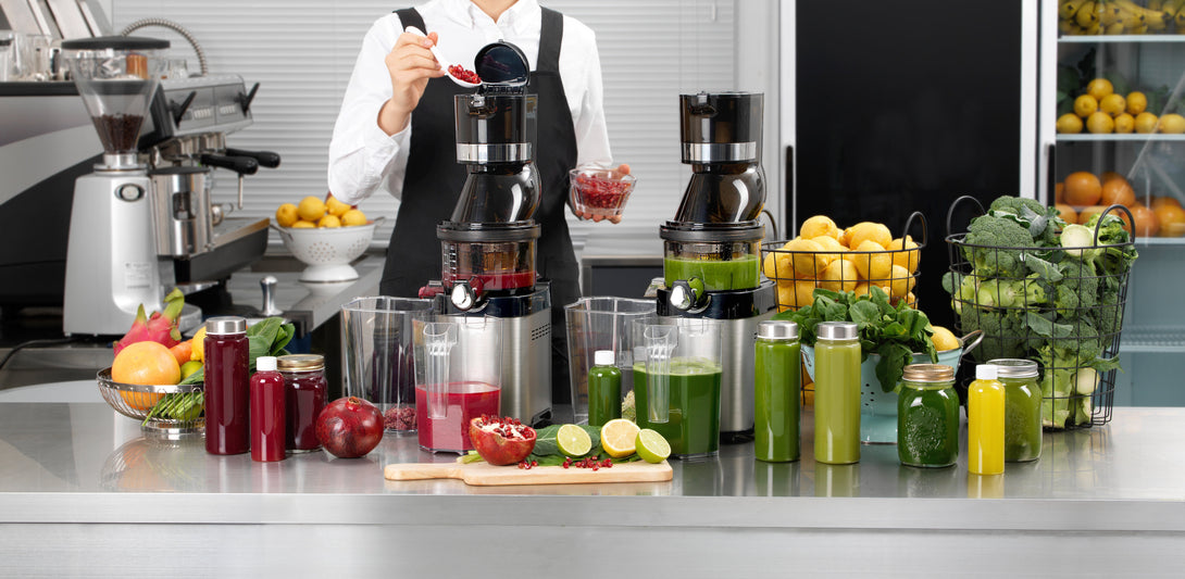 Profi felhasználás juice barban – több CS600 dolgozik, friss zöld és vörös levek palackozva.