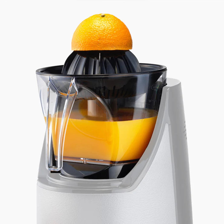 Kuvings EVO820 slow juicer citrusprés feltéttel, friss narancslé készítése