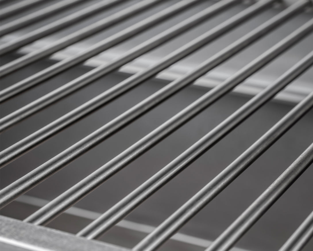 O-alakú grillrács közelről, egyenletes hőeloszlás – Pujadas pultos nyitott faszenes grill Lite