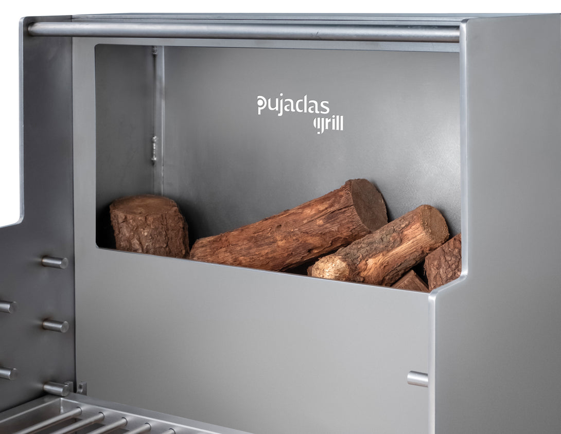 Tűztér részlet fa hasábokkal – Pujadas pultos nyitott faszenes grill Lite, refrakter alap nélkül