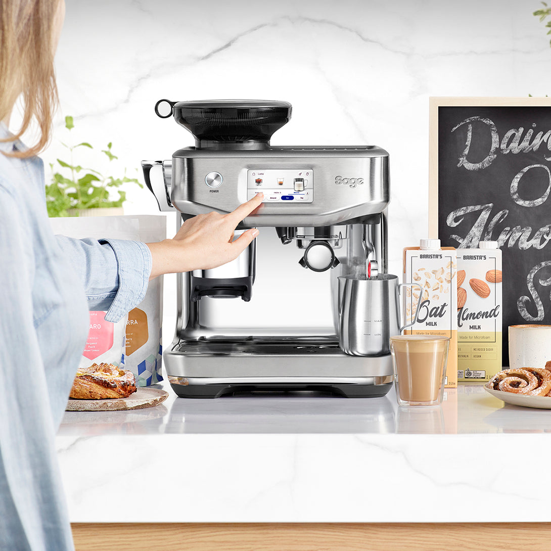 Sage The Barista™ Touch Impress Eszpresszógép érintőképernyővel és kávédarálóval SES881BSS