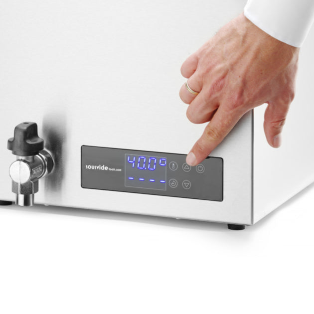 Digitális hőfok beállítás gombokkal a SousVideTools sous vide vízfürdő vezérlőpaneljén