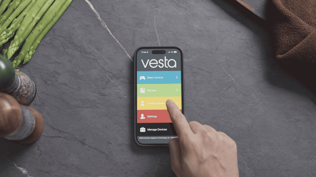 Vesta mobilalkalmazás kezelőfelület okostelefonon, közvetlen vezérlés és receptek menüvel.