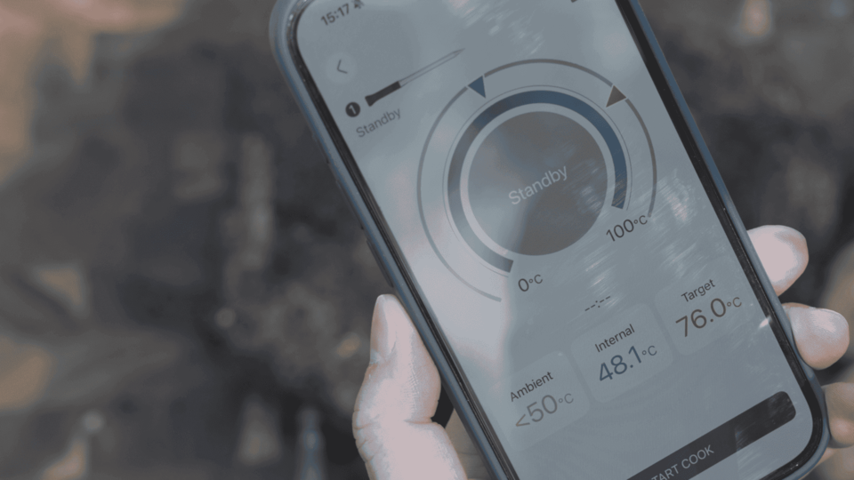 Vestemp mobilalkalmazás képernyője: belső és környezeti hőmérséklet, célhőfok kijelzéssel.