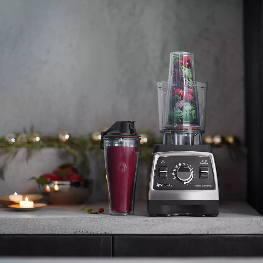 Vitamix Personal Cup Adapter a Legacy gépen, 600 ml to-go kehely és fedél konyhai környezetben